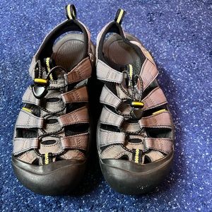 KEEN Newport sandals sz 10 eu 43 excellent condition Gray and Blue